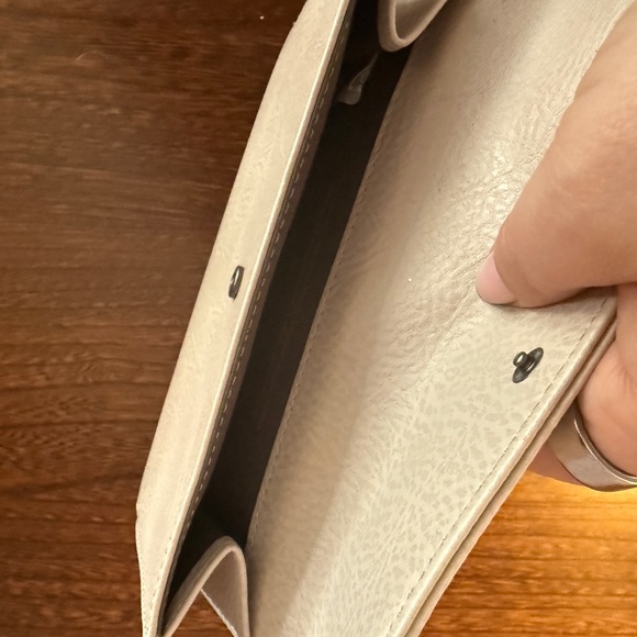 Matt & Nat Light Cream Women's Wallet - Picture 4 of 4